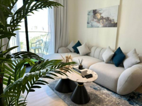 Fully Furnished 1 Bedroom Apartment With Balcony